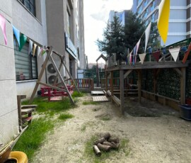 Galeri 4 Özel Bağcılar Beş Renk Anaokulu açık oyun alanı