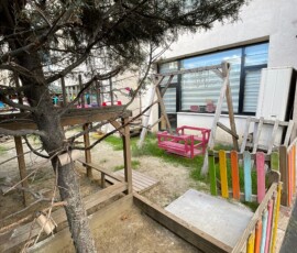 Galeri 17 Özel Bağcılar Beş Renk Anaokulu sınıf içi raf ve materyal düzeni