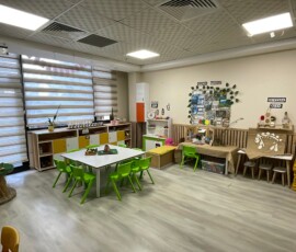 Galeri 12 Özel Bağcılar Beş Renk Anaokulu sınıfında oyun ve öğrenme materyalleri